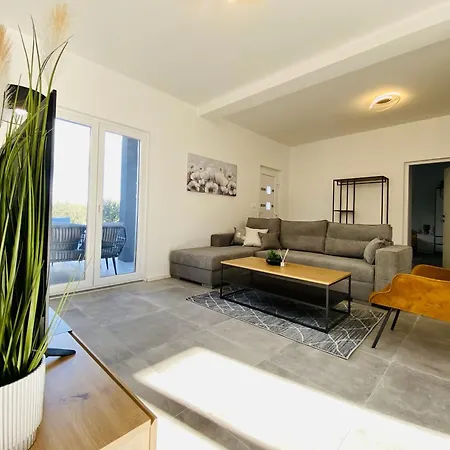 Dolce Biograd Na Moru With Private Swimming Pool Minutes From The Adriatic Sea 빌라 Lisane Tinjske