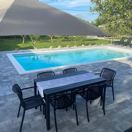 Dolce Biograd Na Moru With Private Swimming Pool Minutes From The Adriatic Sea 빌라 Lisane Tinjske