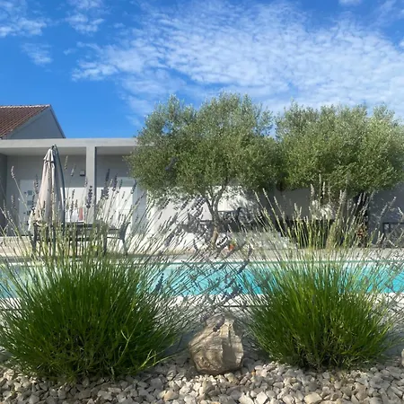 Dolce Biograd Na Moru With Private Swimming Pool Minutes From The Adriatic Sea 빌라 Lisane Tinjske
