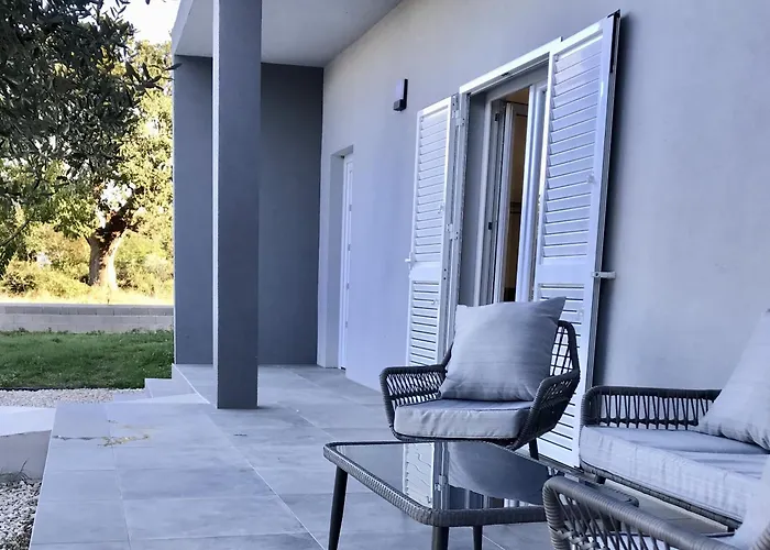 Dolce Biograd Na Moru With Private Swimming Pool Minutes From The Adriatic Sea Lišane Tinjske