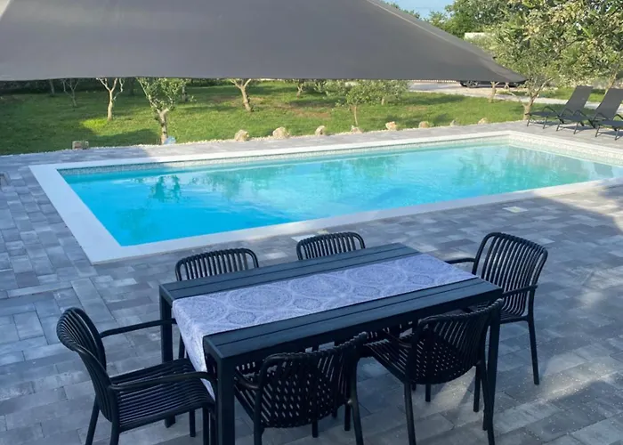 Dolce Biograd Na Moru With Private Swimming Pool Minutes From The Adriatic Sea Villa Lišane Tinjske